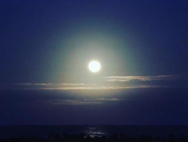 一般人が芸能人と付き合いたいならば引き寄せの法則を活用させるべき